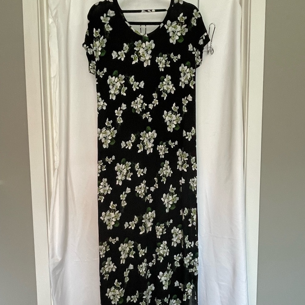 LuLaRoe Black and White Sheath Maxi Dress V-Neck​​​​ - Picture 7 of 9